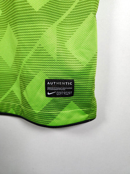 2010-11 Celtic Away Shirt - detailed view