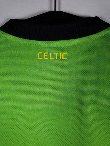 2010-11 Celtic Away Shirt - detailed view