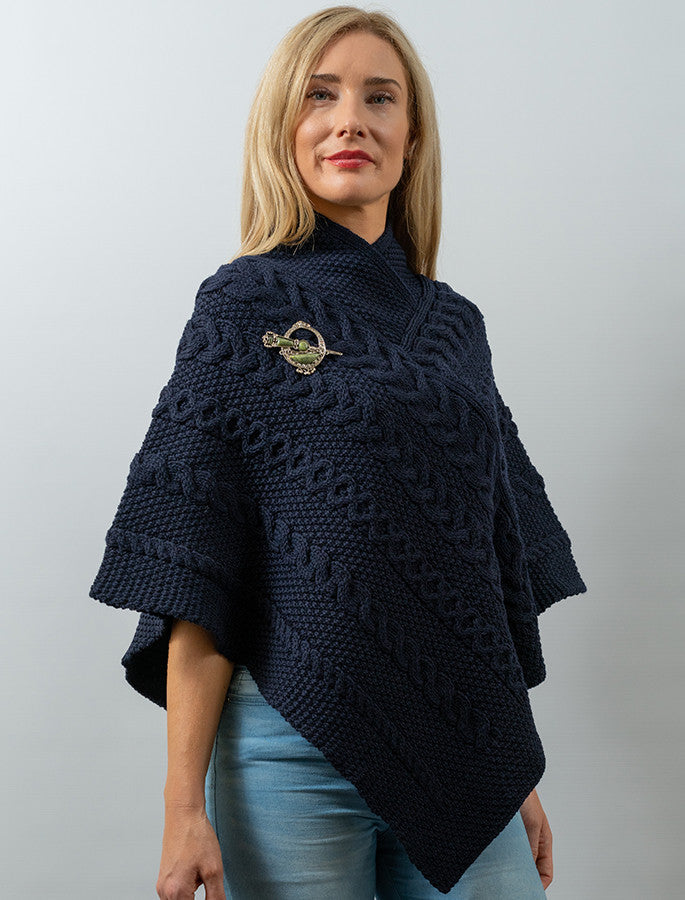 Aran Cable Poncho -Navy #color_navy
