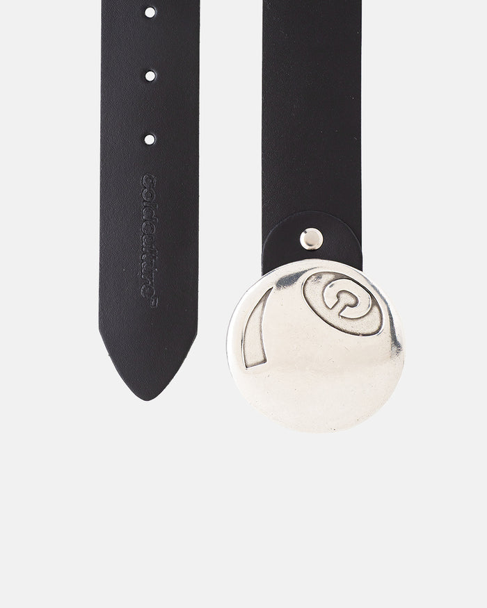 BILLIARD LEATHER BELT BLACK - black leather belt with round buckle, detail close-up - Cold Culture