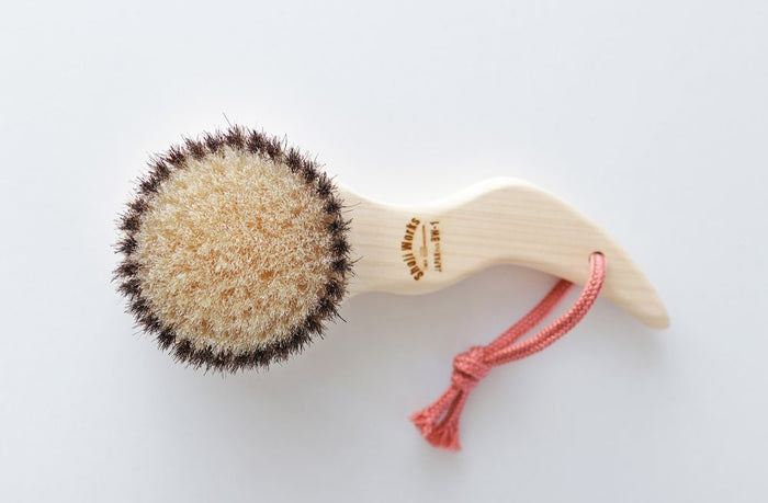 Body wash brush - short, "normal" hardness