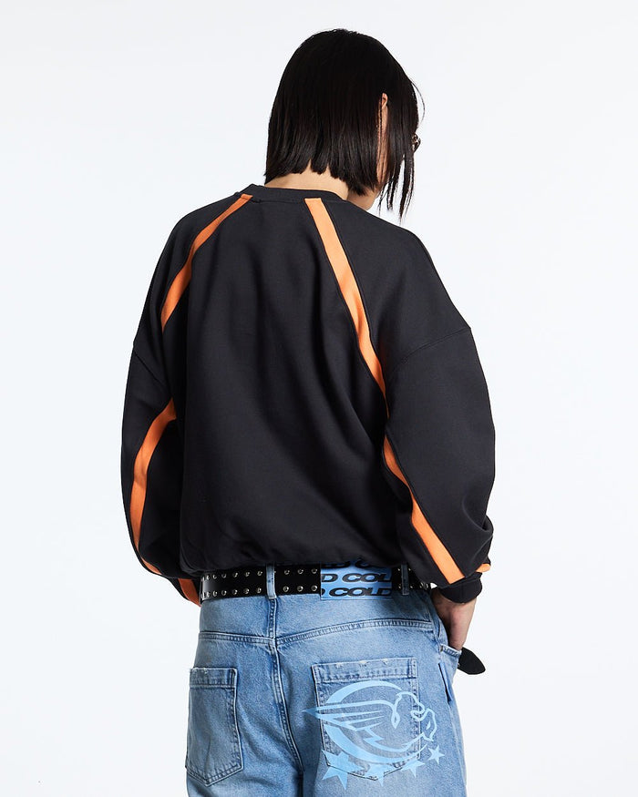 DETAILED CREWNECK BLACK - black oversized crewneck sweatshirt, back view on female model - Cold Culture #woman