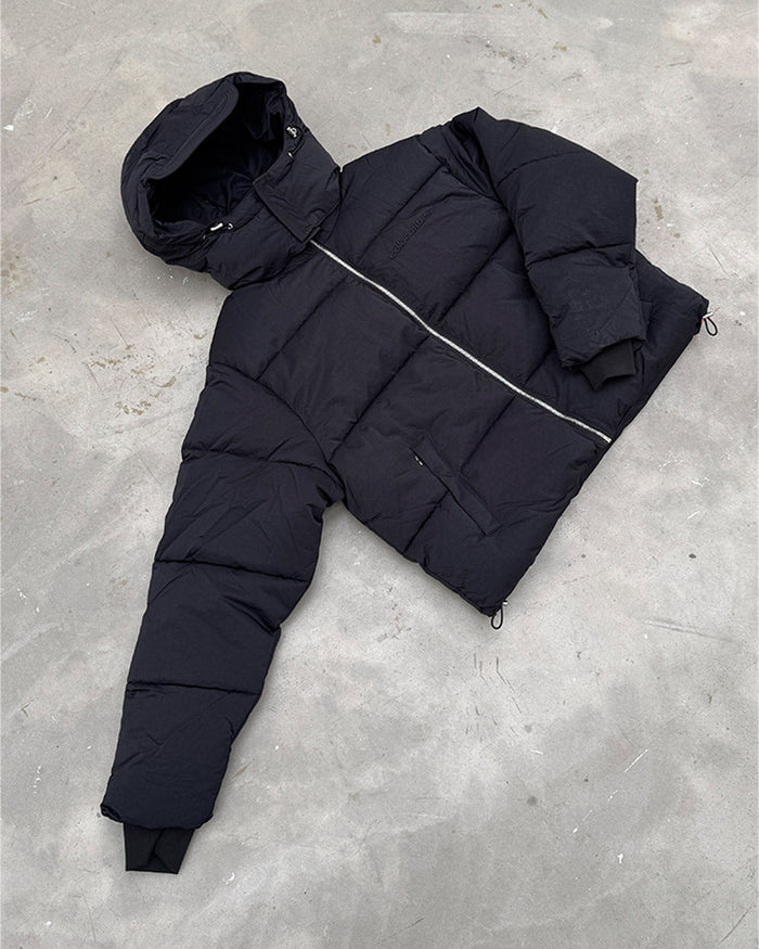 EVERYDAY PUFFER BLACK - black hooded puffer jacket, flat lay - Cold Culture
