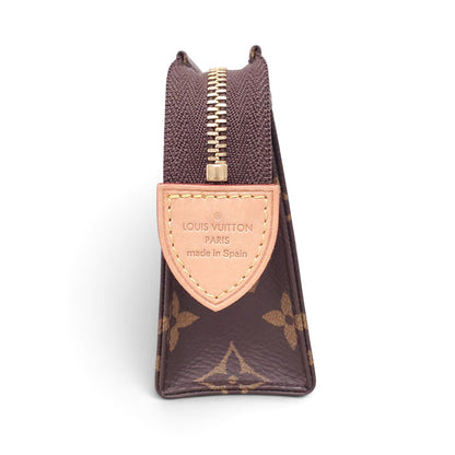 LOUIS VUITTON TOILETRY 15