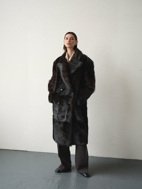 MIDI SHEARLING COAT IN DARK BROWN