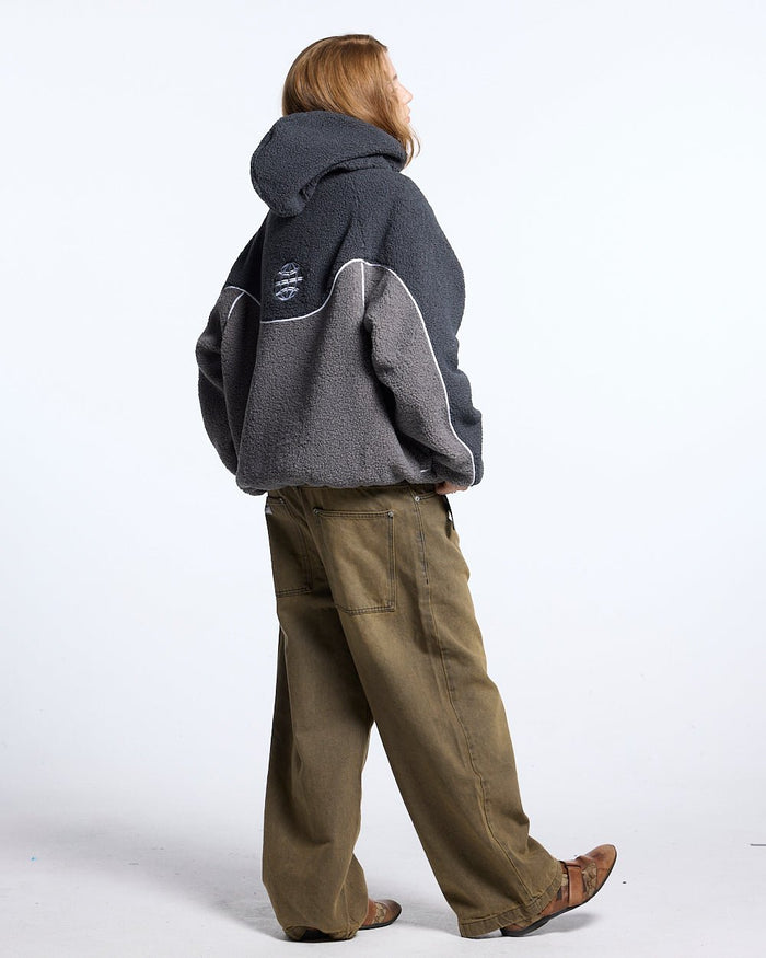 NO RISK FLEECE JACKET HEAVY GREY/DUST GREY - grey two-tone fleece jacket, back view on female model - Cold Culture #woman