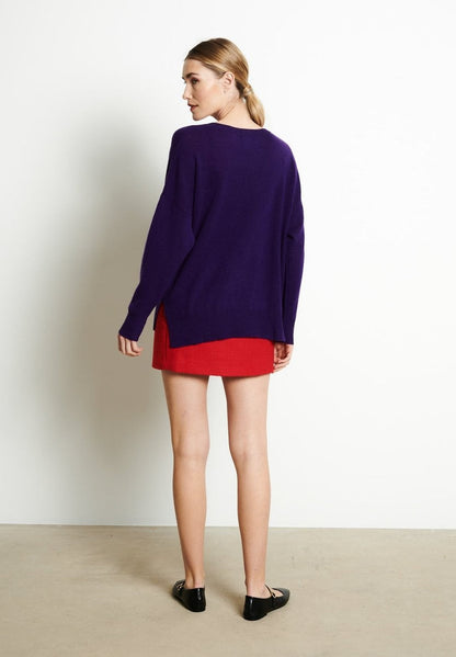 RIA 3 Pull col V profond oversize en cachemire violet