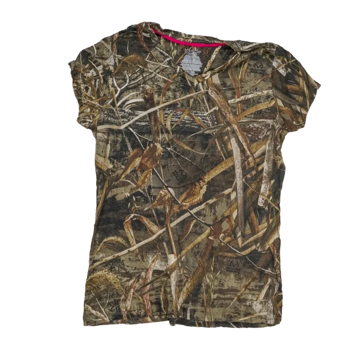 Realtree Women's Camo V-Neck T-Shirt - Large - Army & Outdoors - Camouflage T-Shirts
