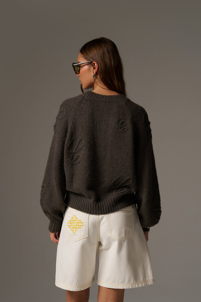 SCRIPT APPLIQUE OVERSIZED JUMPER - COCOA