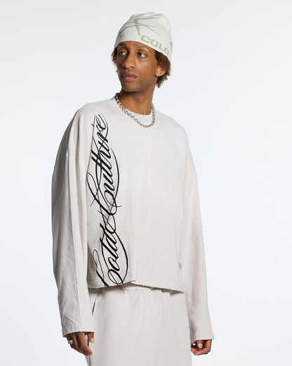 SCRIPT LONGSLEEVE TEE LIGHT GREY - light grey script print longsleeve tee, front view on male model - Cold Culture #man