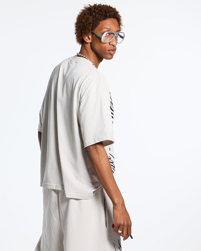 SCRIPT TEE LIGHT GREY - light grey script print tee, side view - Cold Culture #man